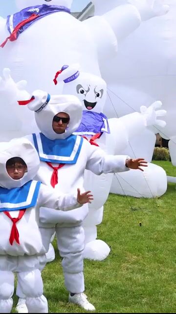 Make a big impression this Halloween with our 25FT Inflatable Stay Puft Marshmallow Man Decoration! This towering icon from Ghostbusters will dominate your outdoor decor, bringing both nostalgia and fun to your haunted display.