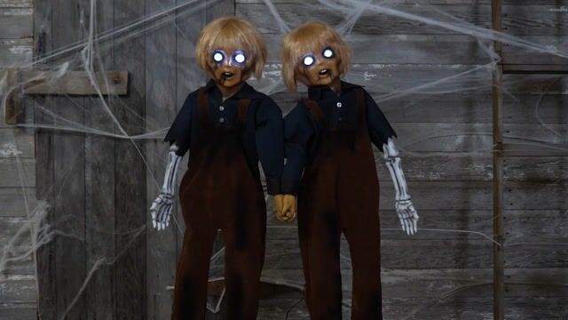 FUN5416 Creepy Twin Boys Animatronic