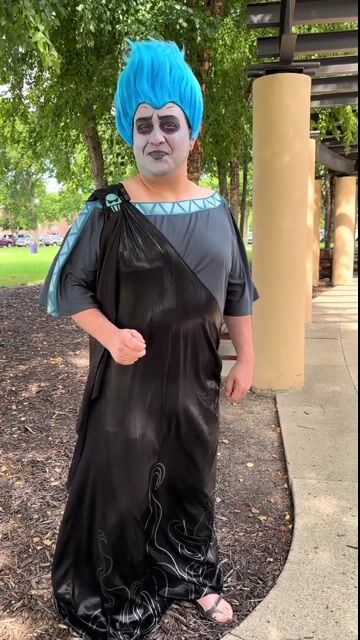 Embrace the role of the Underworld's ruler with this exclusive Men's Plus Size Disney Hercules Hades Costume! Get ready to unleash some underworld style and bring a touch of mischief to any event!