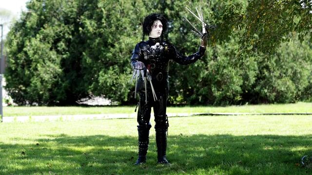 FUN98751-Edward Scissorhands Animatronic