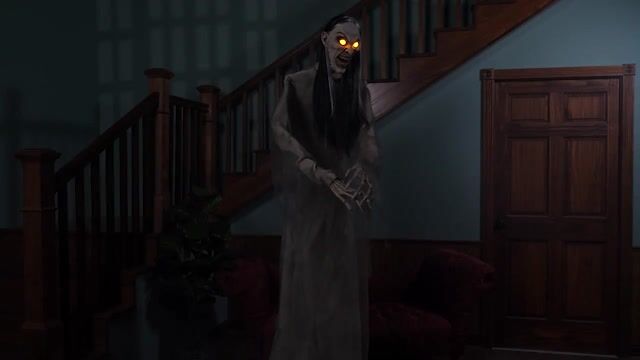 FUN4304_Animated Wailing Banshee Decoration