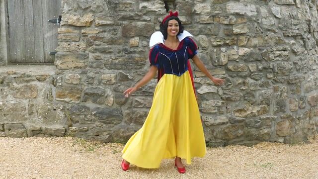 FUN1903AD Snow White