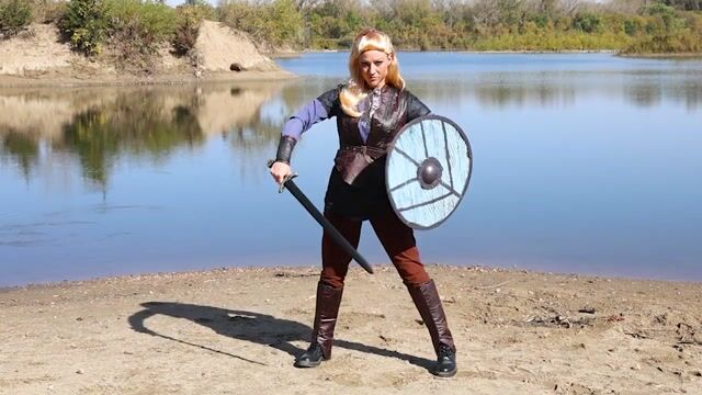 FUN6734AD_Vikings Women's Lagertha Lothbrok