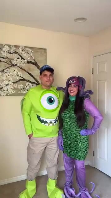 Bring big laughs and even bigger personality to the party with the Adult Disney Mike Wazowski Deluxe Costume! Inspired by the one-eyed monster from the beloved film, this detailed deluxe look captures Mike’s instantly recognizable style in a fun and full-bodied design.