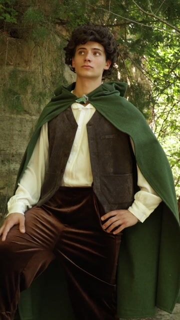 FUN3750AD Lord of the Rings Frodo Costume for Men - (9x16)_02