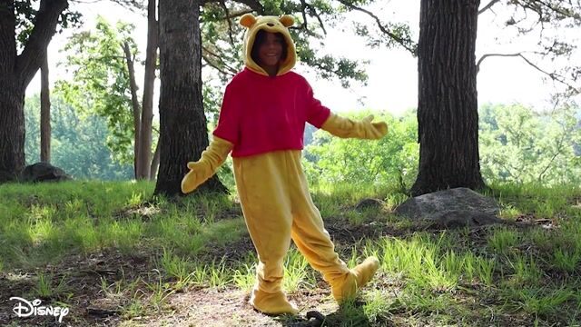 FUN4712CH_Kid's_Deluxe_Disney_Winnie_the_Pooh
