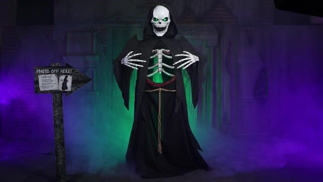 FUN98782 - 7 ft Halifax the Hungry Photo Booth Reaper Animatronic Decoration