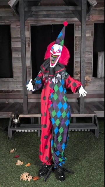 Prepare for nightmares with Rictus the Evil Clown! This towering 6-foot animatronic brings terror to life with lifelike animation and creepy audio effects. Whether you’re hosting a clown-themed haunt or just love the thrill of fear, Rictus delivers frightful fun in every performance.