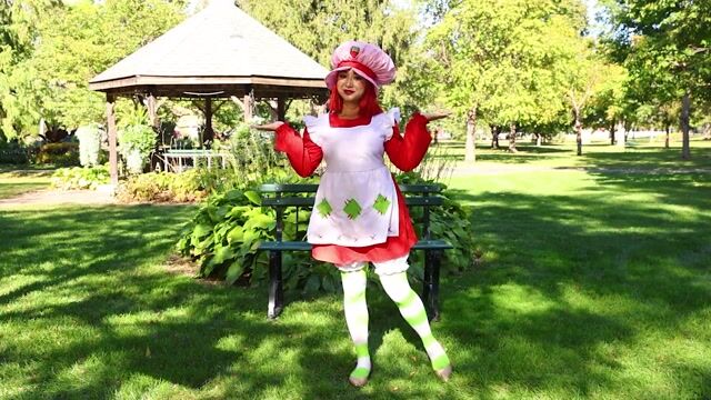 Craving something sweet for Halloween? Look no further! Our exclusive Women's Classic Strawberry Shortcake Costume is the perfect blend of fun and nostalgia.