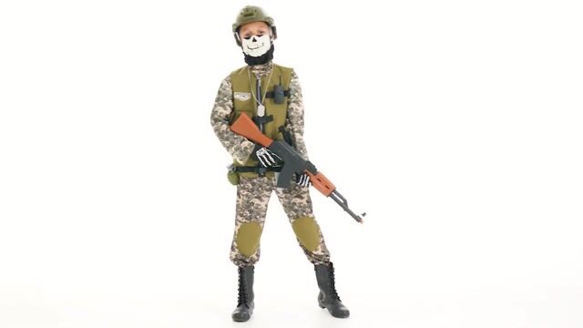 Your child will be ready for playtime combat when they wear this Kids Camo Trooper Costume. It features a modern camo pattern and includes vest and skull mouth bandana.