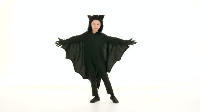 Look who is swooping in. Kids will love pretending to fly around in this Toddler Fleece Bat Costume.