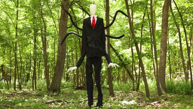 FUN96815 12 ft Slenderman Animatronic Decoration
