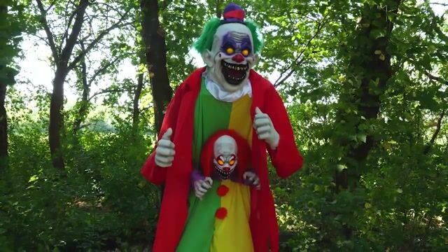 FUN3530 Scary Surprise Clown