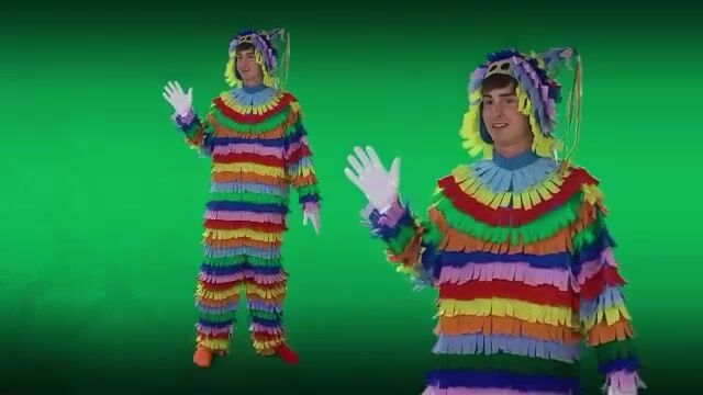 Are you full of good things? Prove it with this Adult Pinata Costume. It's sure to be a hit at your next Cinco de Mayo fiesta!