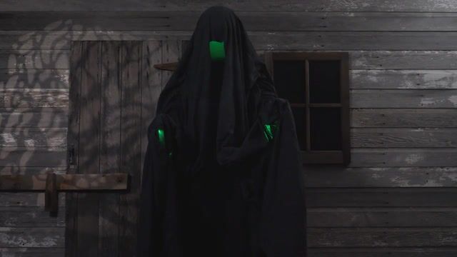 MOMR124858 72 Animated Hooded Phantom Prop