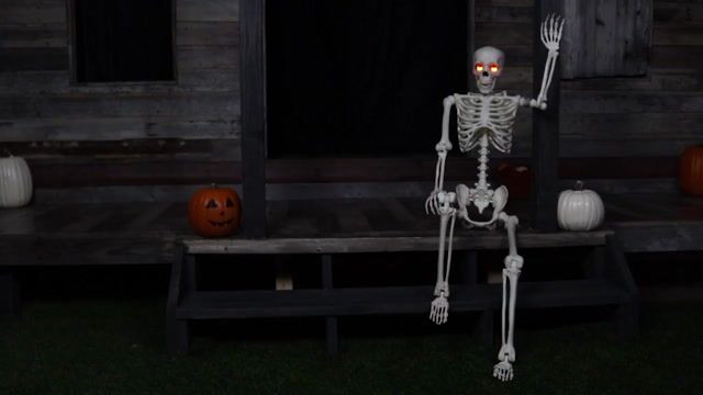 SNW83224LOK3UCO-0 Deluxe Flaming Light Up Eyes & Talking Skeleton Halloween Decoration